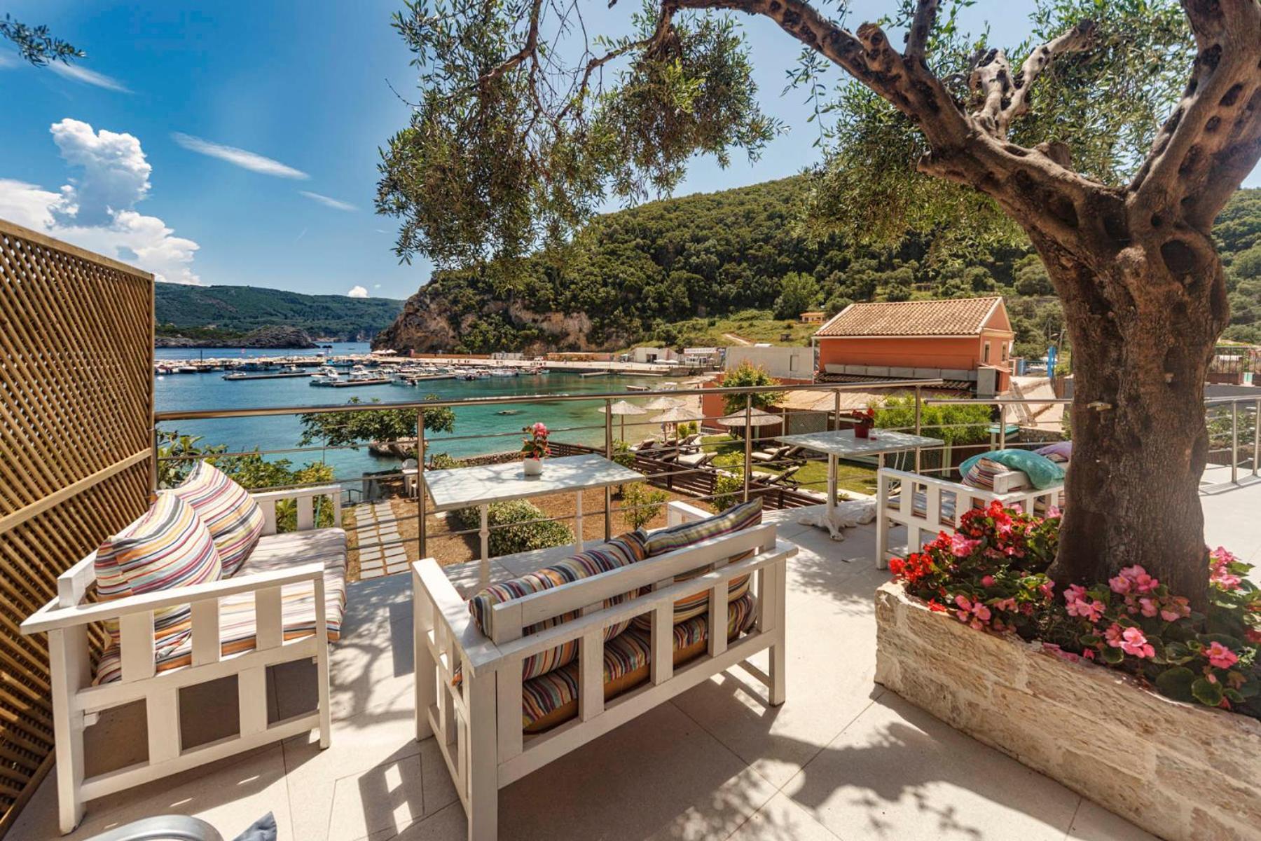Napoleon On The Beach Paleokastritsa Exterior photo